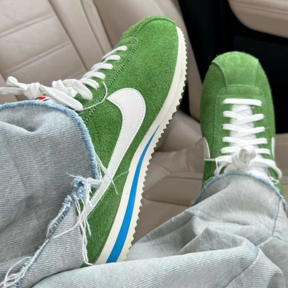 Nike Cortez - Picture 1 of 8
